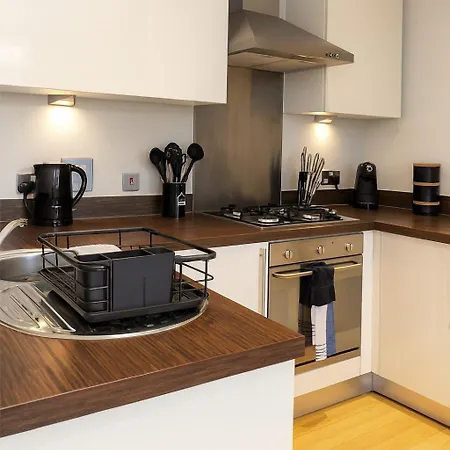 Modern 1br - Centre - Balcony Views * Leeds (West Yorkshire)