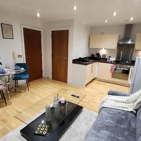 Modern 1br - Centre - Balcony Views