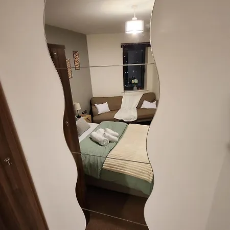 Modern 1br - Centre - Balcony Views Апартаменты *