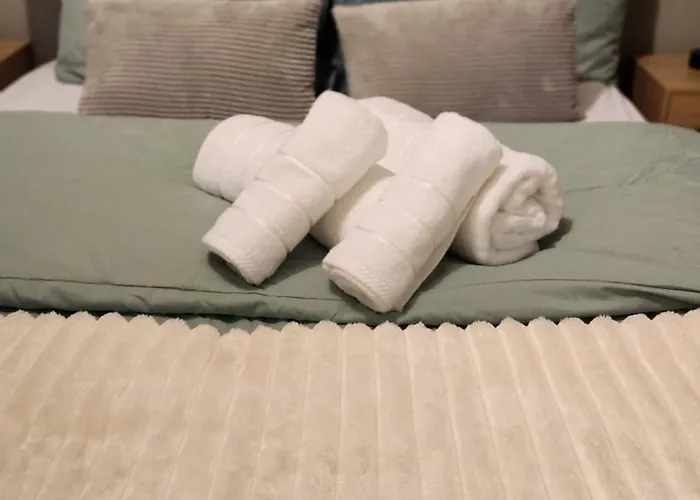 Апартаменты Modern 1br - Centre - Balcony Views *