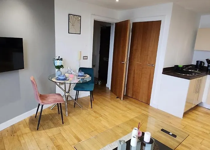 Апартаменты Modern 1br - Centre - Balcony Views