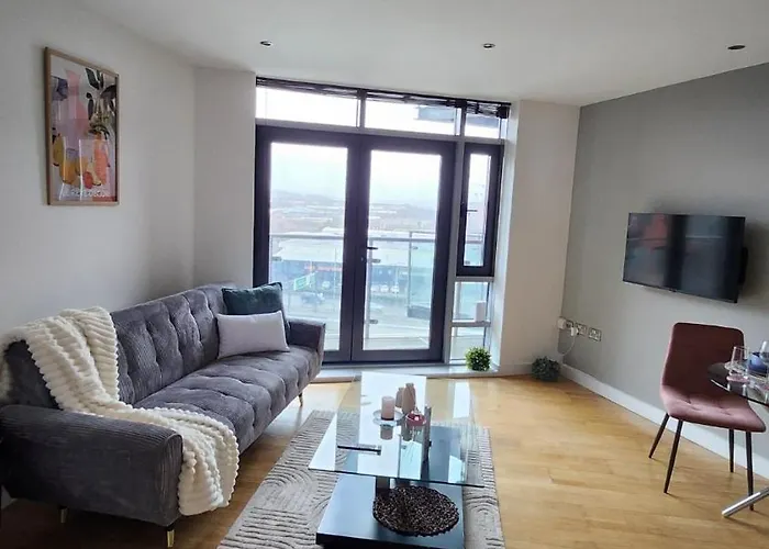 Modern 1br - Centre - Balcony Views Лидс