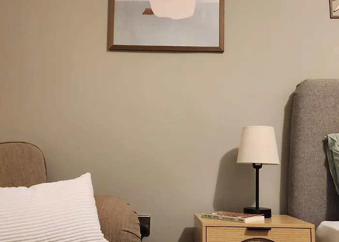 Апартаменты Modern 1br - Centre - Balcony Views *