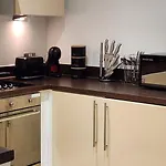 Modern 1br - Centre - Balcony Views * Leeds (West Yorkshire)