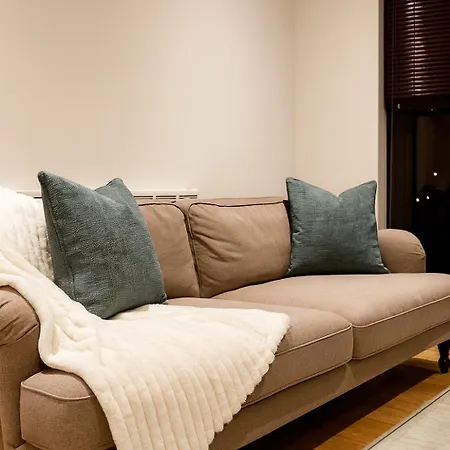 Modern 1br - Centre - Balcony Views * Leeds (West Yorkshire)