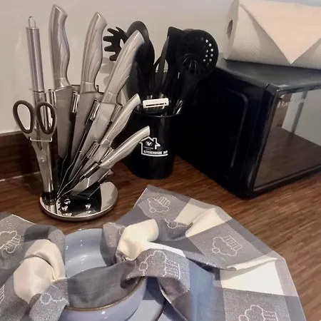 Modern 1br - Centre - Balcony Views Apartament