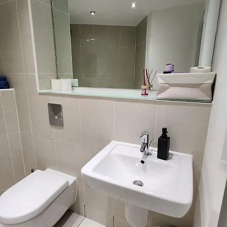 Modern 1br - Centre - Balcony Views Leeds (West Yorkshire)