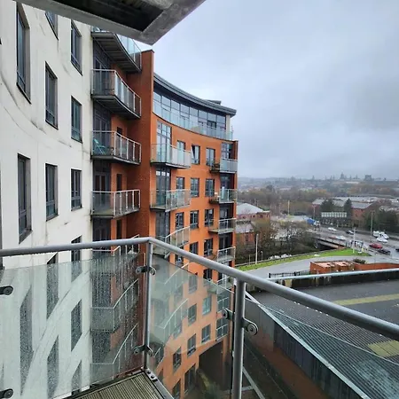 Modern 1br - Centre - Balcony Views Lägenhet
