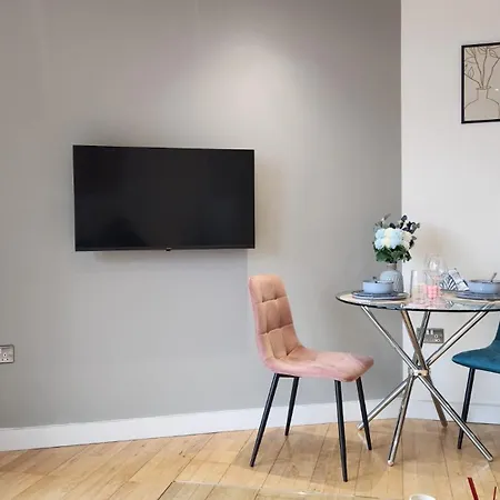 Modern 1br - Centre - Balcony Views