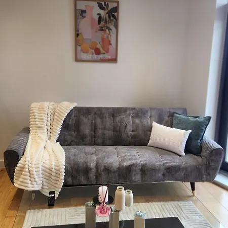 Modern 1br - Centre - Balcony Views * Leeds (West Yorkshire)