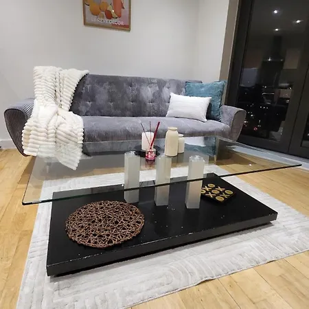 Modern 1br - Centre - Balcony Views