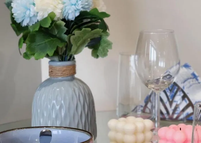 Modern 1br - Centre - Balcony Views Appartamento *