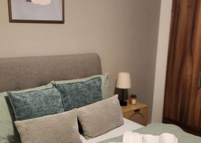 Modern 1br - Centre - Balcony Views