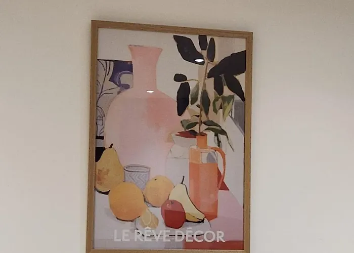 Modern 1br - Centre - Balcony Views *