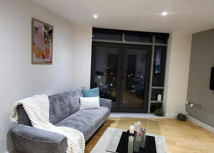 Modern 1br - Centre - Balcony Views