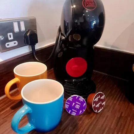 Modern 1br - Centre - Balcony Views *