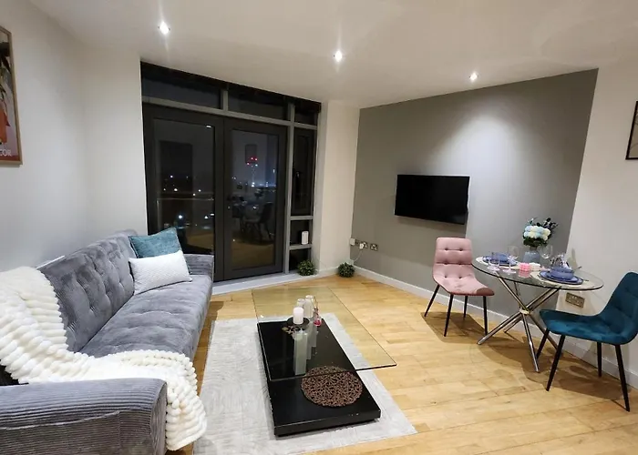 Apartment Modern 1br - Centre - Balcony Views *