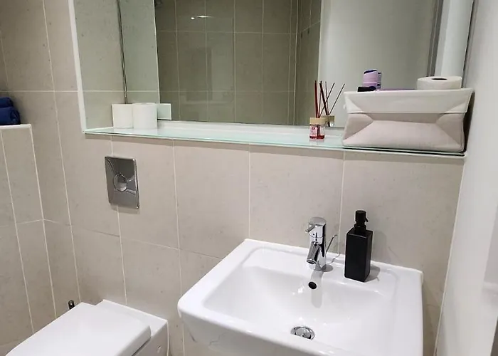 Modern 1br - Centre - Balcony Views Leeds (West Yorkshire)