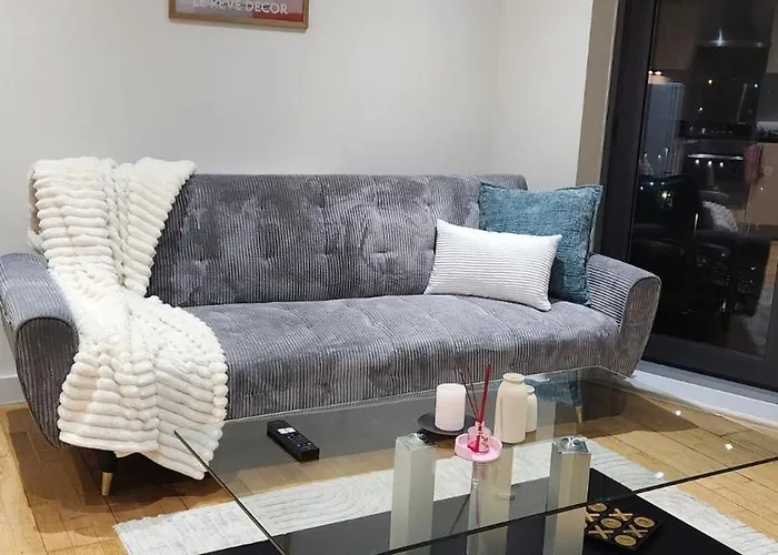 Modern 1br - Centre - Balcony Views Apartment Leeds (West Yorkshire)